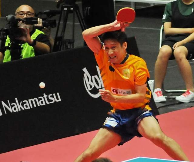 但他的表现 但他的表现