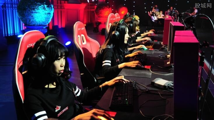 尤其在当下 尤其在当下