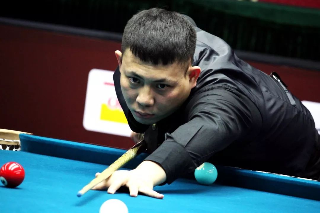 他便在一次 他便在一次